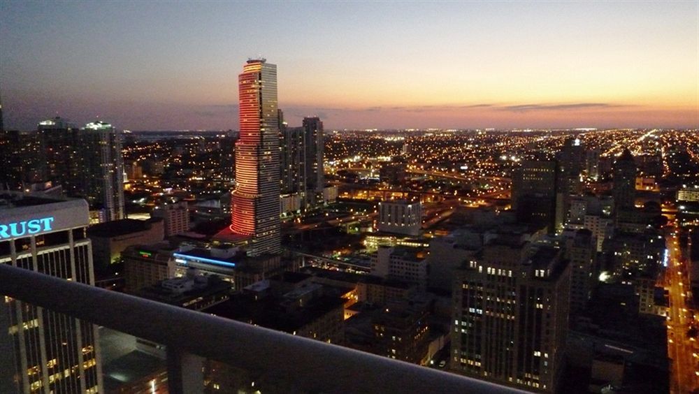 Luxury Apartments At 50 Biscayne Miami Exterior foto